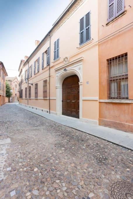 Palazzo Sabbioni Appartamento Lusso Due Camere Soggiorno Cucina Ferrara Eksteriør billede